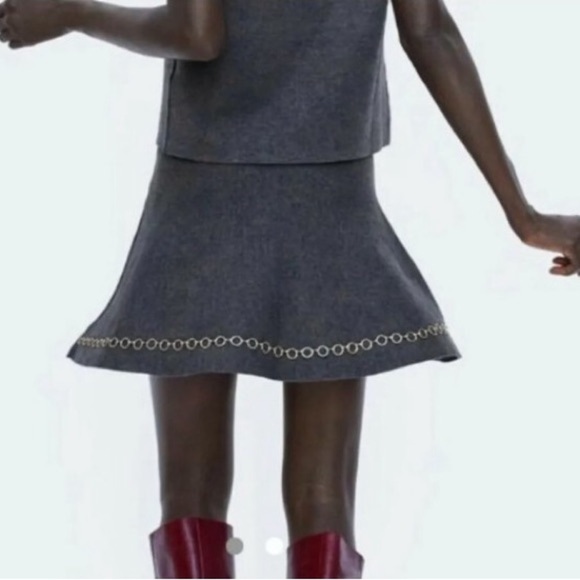 Zara Gray Skirt with Chain Detail Size L - Picture 1 of 7